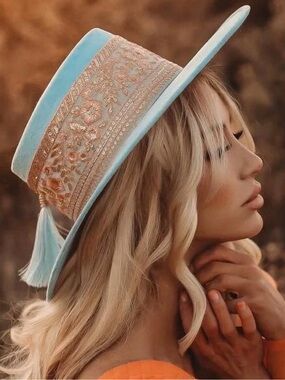Embroidered Light Blue Wide-Brim Women's Hat with Tassel